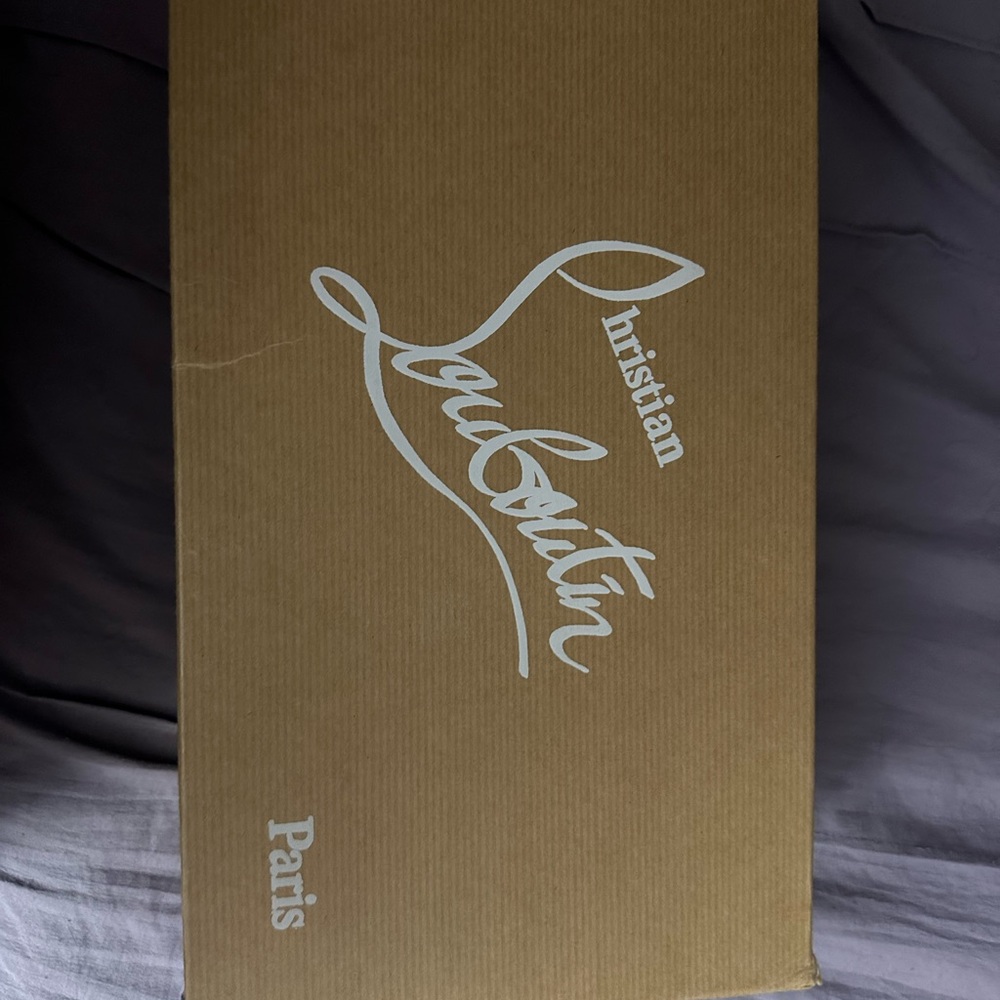 Christian Louboutin Beige simple pump 120